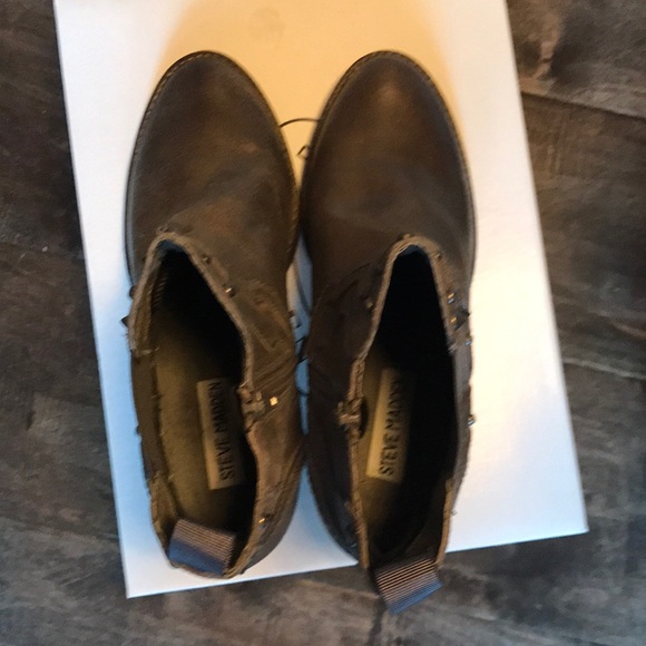 NEW IN BOX Steve Madden Concrete Grey Leather Booties Sz 8 - Picture 4 of 8